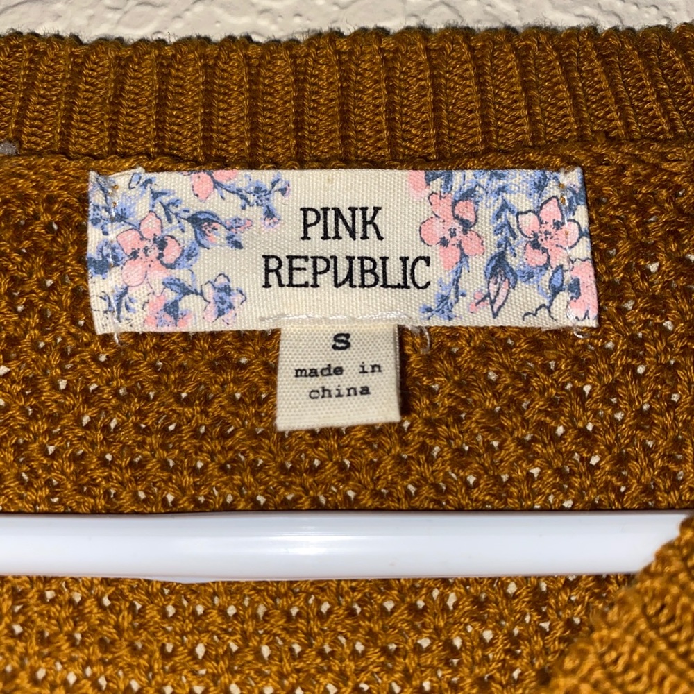 Sweater - Picture 2 of 3